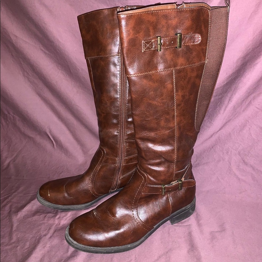 Wearever boots- $25
Size- 9